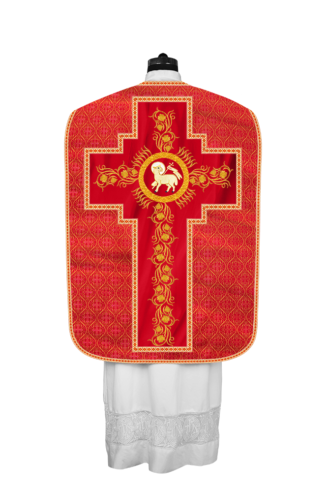 Casulla romana con bordados y adornos de uvas 