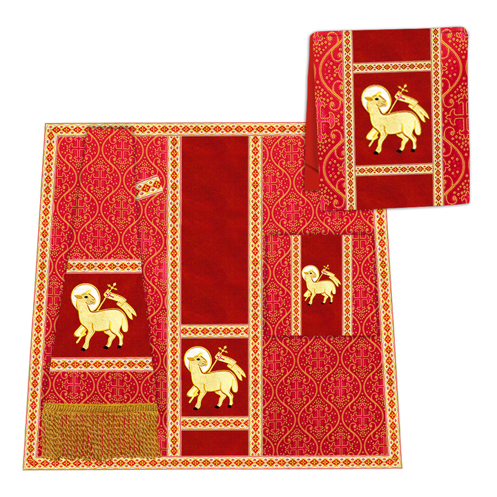 Casulla romana con motivos y ribetes adornados 