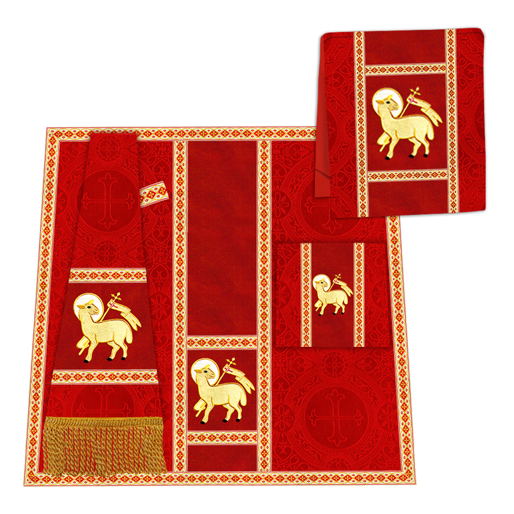 Casulla romana con motivos y ribetes adornados 