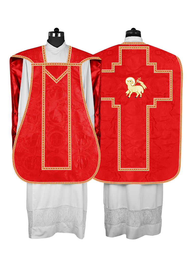 Casulla romana con motivos y ribetes adornados 