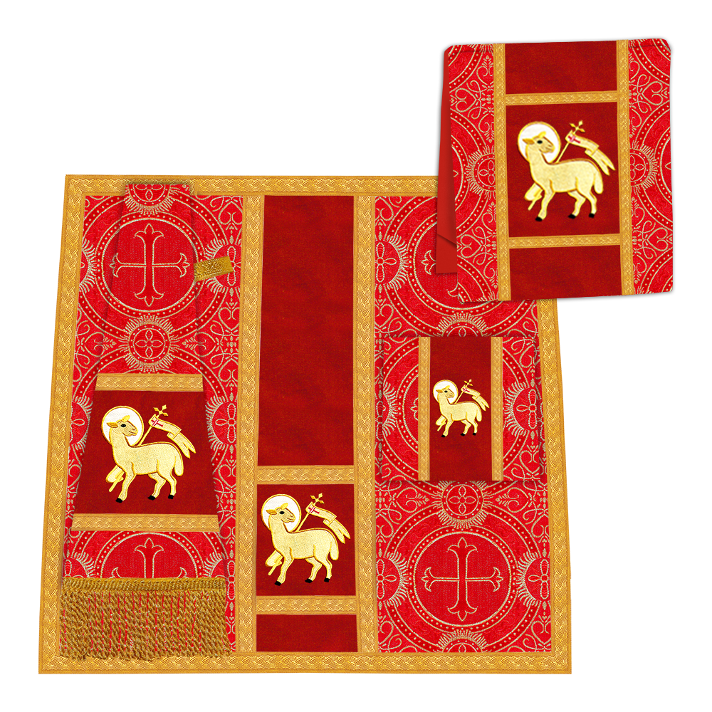 Roman Chasuble with adorned motif
