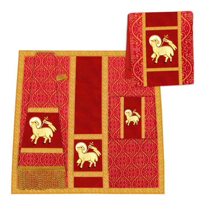 Roman Chasuble with adorned motif