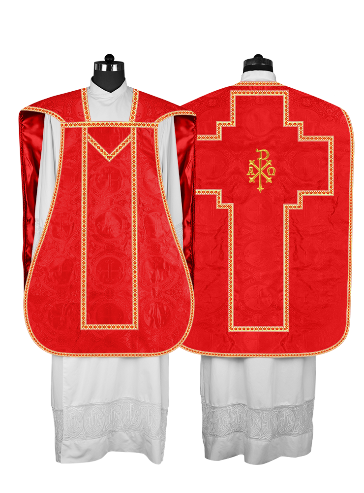 Casulla romana con motivos y ribetes adornados 