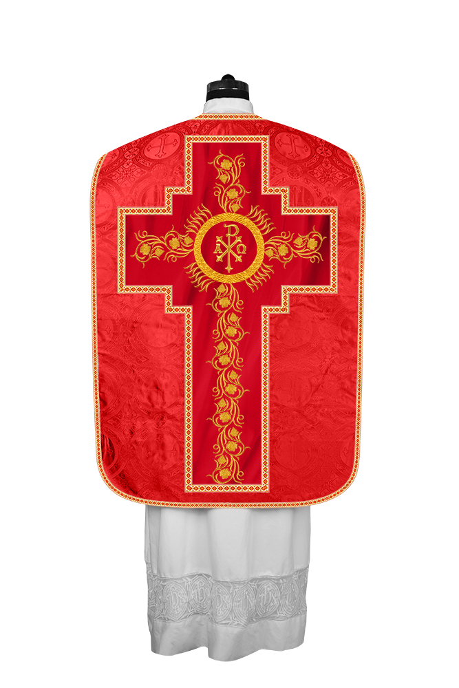 Casulla romana con bordados y adornos de uvas 