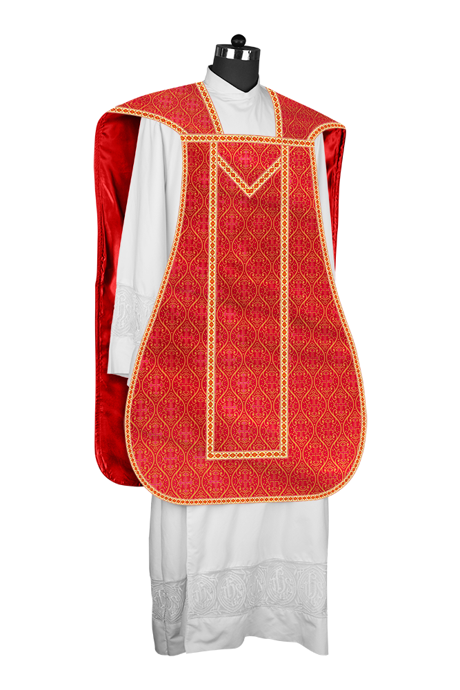 Casulla romana con motivos y ribetes adornados 