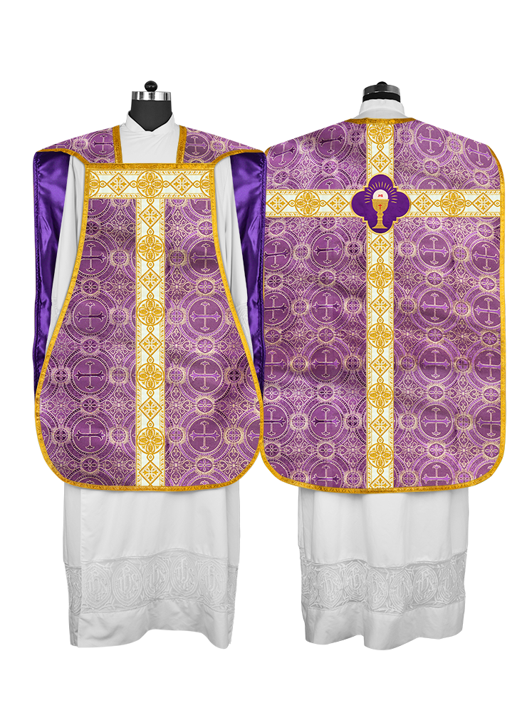 Vestimenta con espalda de violín y motivo bordado 