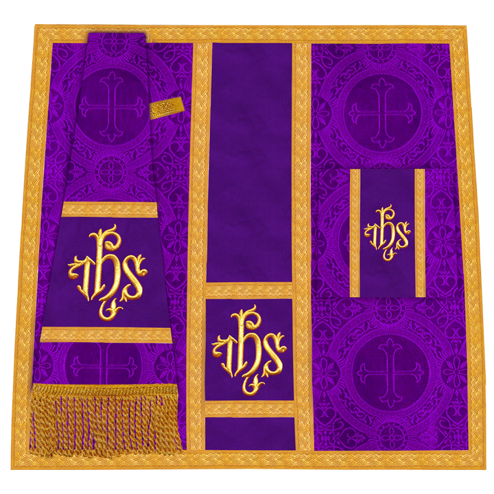 Roman chasuble adorned with lace