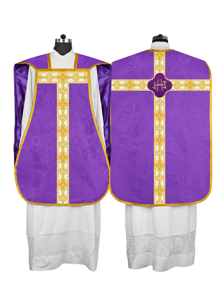 Vestimenta con espalda de violín y motivo bordado 