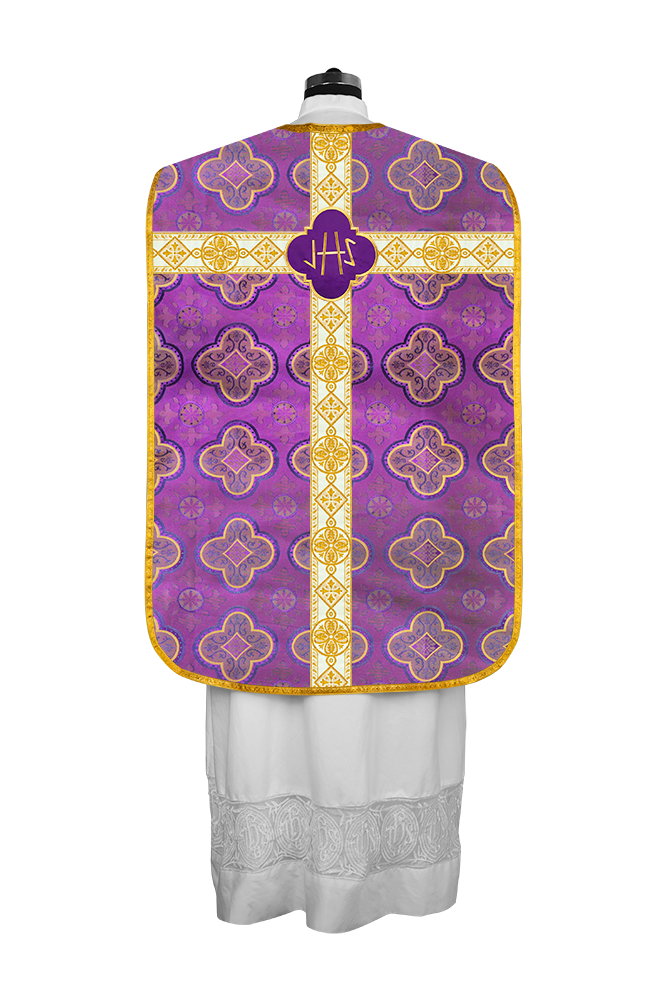 Vestimenta con espalda de violín y motivo bordado 