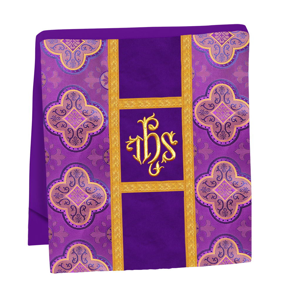 Roman chasuble adorned with lace