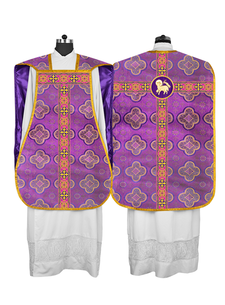 Vestidura romana con espalda de violín, motivos y ribetes trenzados 