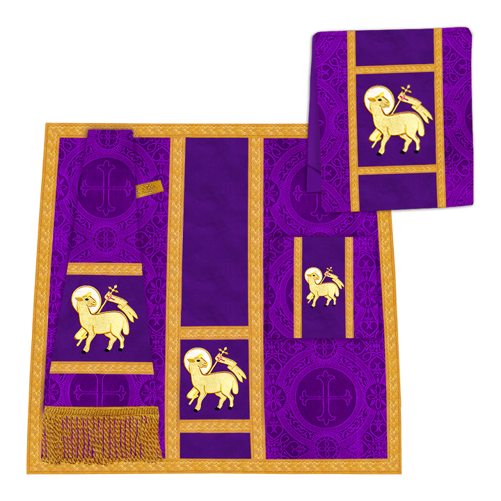 Roman Chasuble with adorned motif