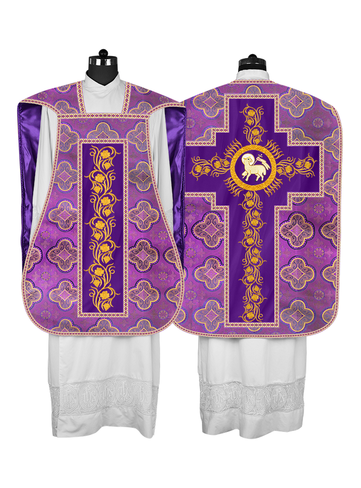 Casulla romana con bordados y adornos de uvas 