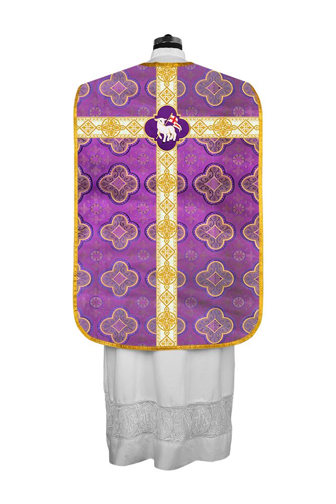 Vestimenta con espalda de violín y motivo bordado 