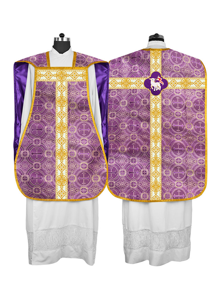 Vestimenta con espalda de violín y motivo bordado 