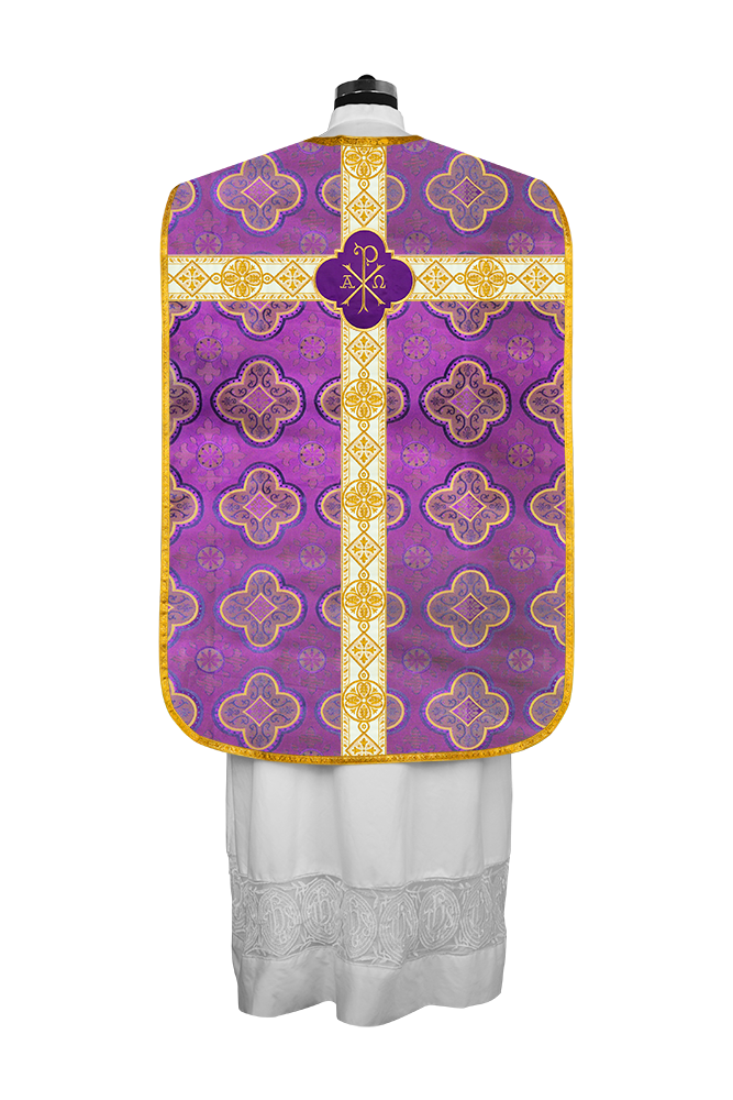 Vestimenta con espalda de violín y motivo bordado 