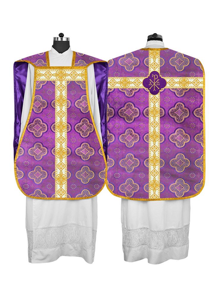 Vestimenta con espalda de violín y motivo bordado 