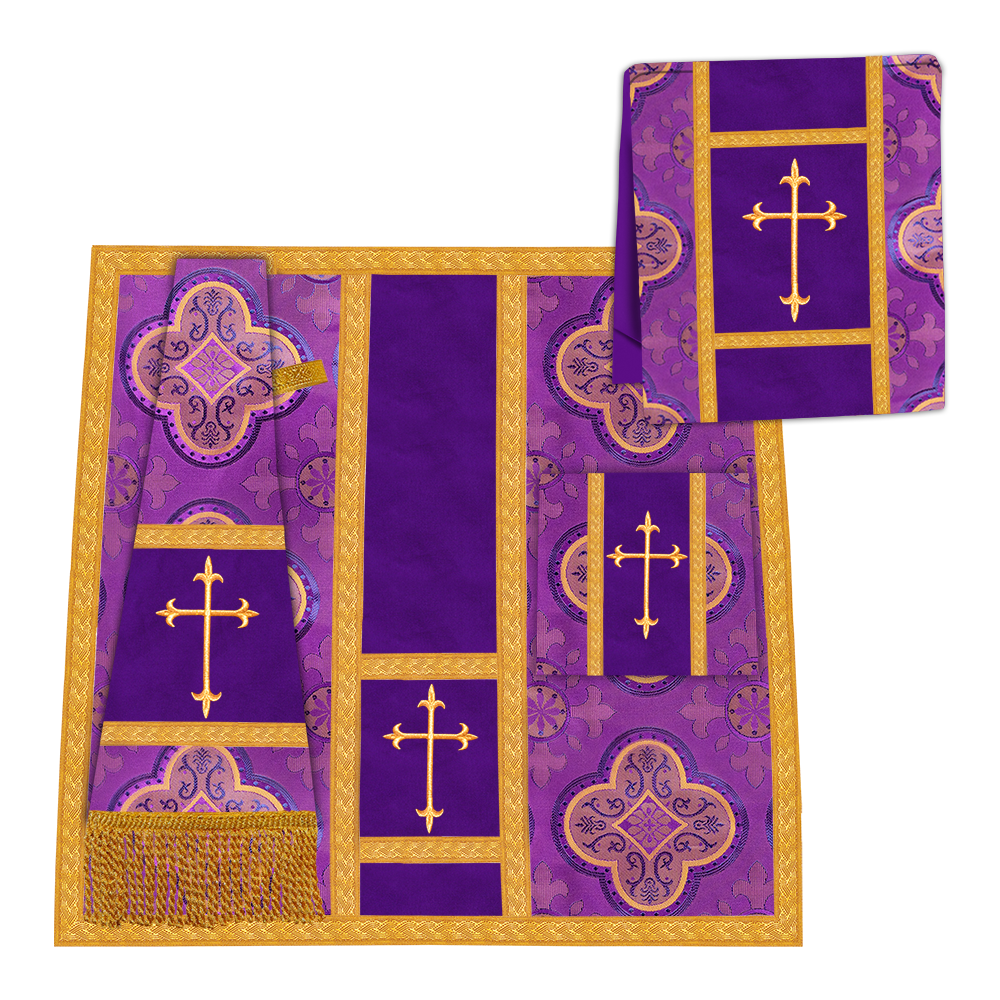 Roman Chasuble with adorned motif