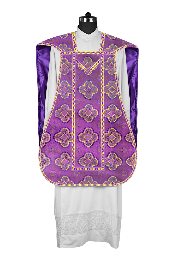 Casulla romana con motivos y ribetes adornados 