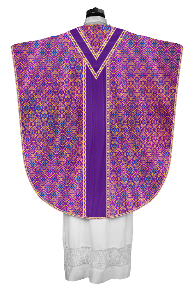 Casulla borromea adornada con trenzas tejidas 