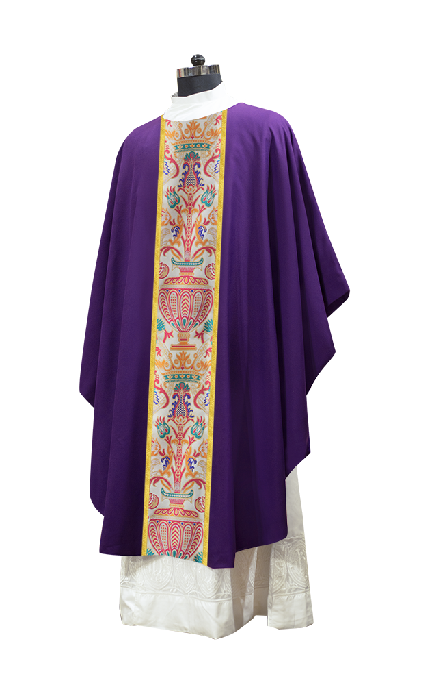 Gothic Chasubles in Coronation Tapestry