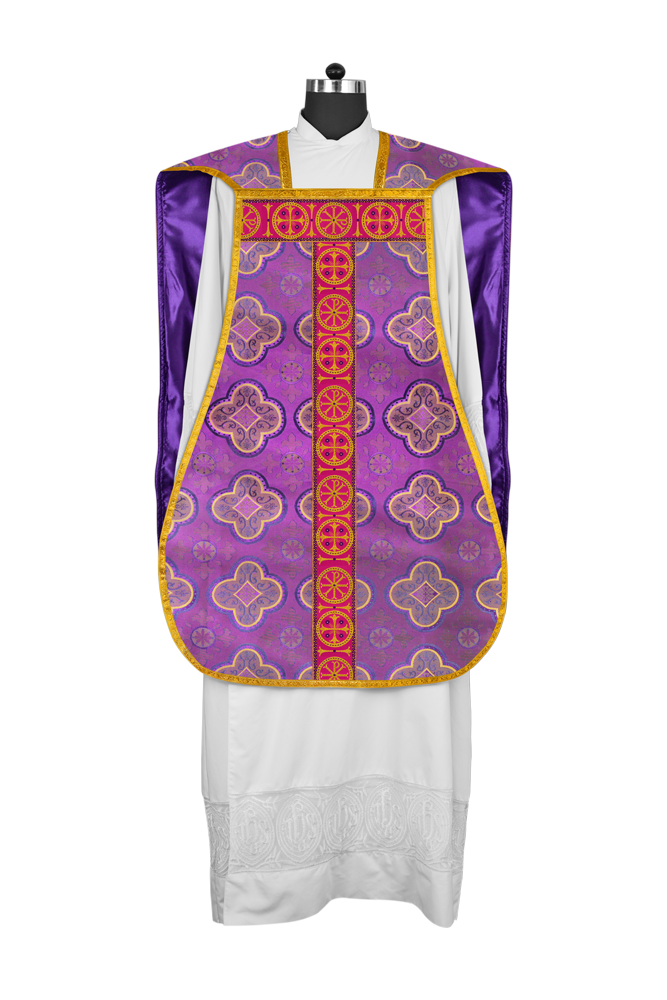 Casulla romana con motivo espiritual y trenzas ornamentadas 