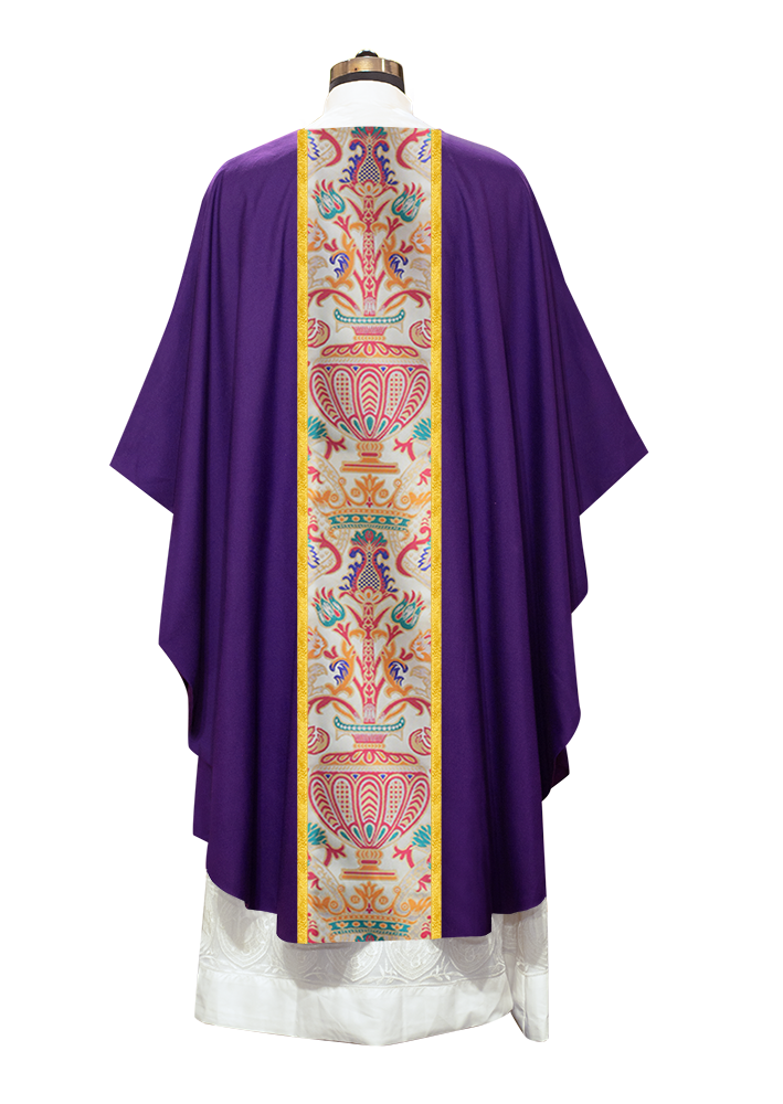 Gothic Chasubles in Coronation Tapestry