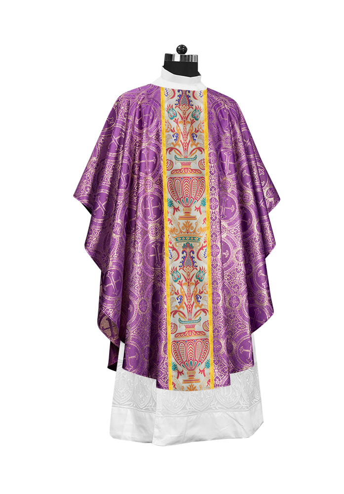 Gothic Chasubles in Coronation Tapestry