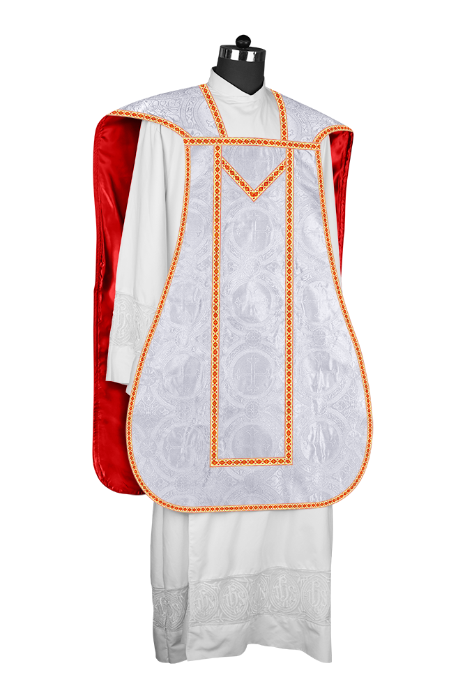 Casulla romana con motivos y ribetes adornados 