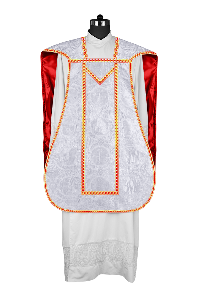 Casulla romana con motivos y ribetes adornados 