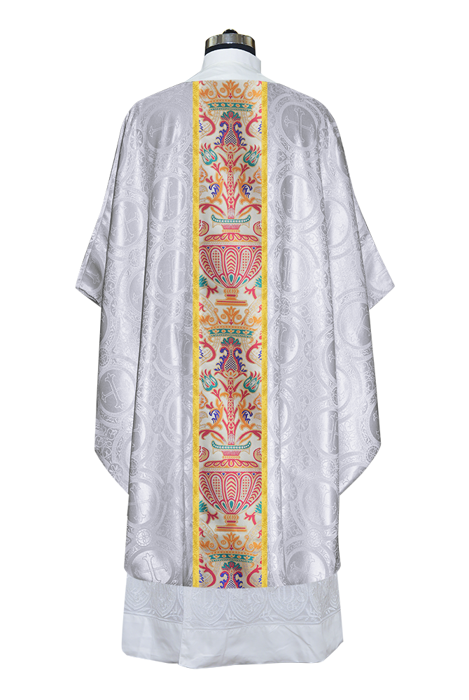 Gothic Chasubles in Coronation Tapestry
