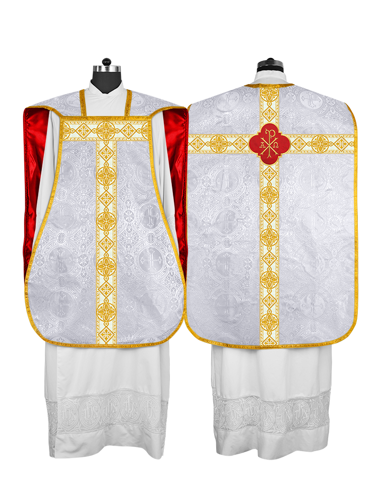 Vestimenta con espalda de violín y motivo bordado 