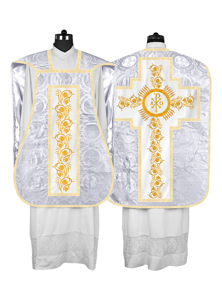 Casulla romana con bordados y adornos de uvas 